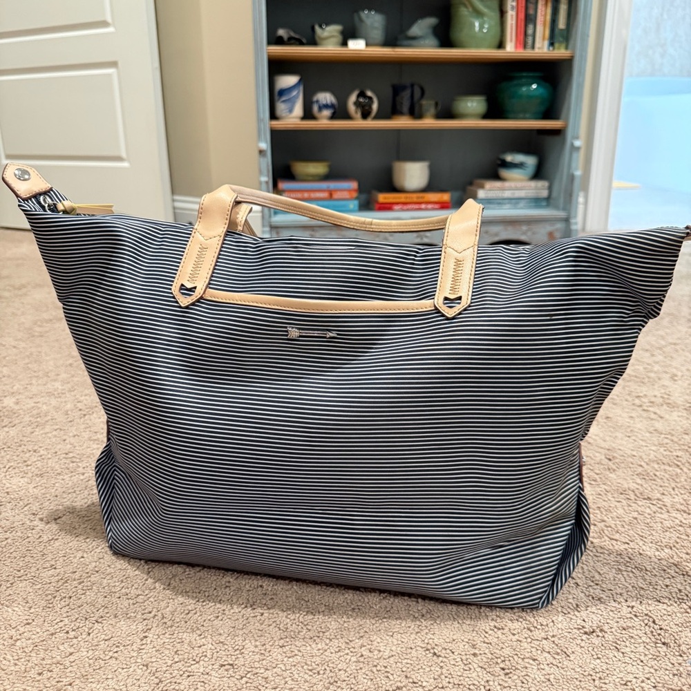 STELLA & DOT "How Does She Do It" Purse / Tote Blue & White
Stripe Adjustable